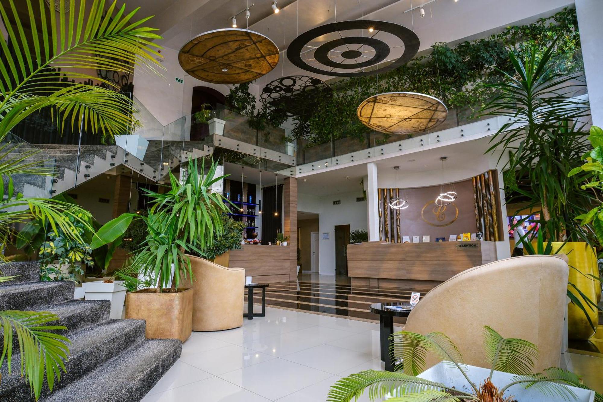 Hotel Crystal Light Ni Exterior foto